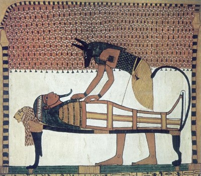 Anubis unge il defunto - Tebe, Deir et-Medineh, tomba di Sennedjem