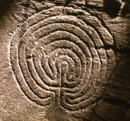 Labirinto inciso su una pietra in Cornovaglia, a Tintagel
